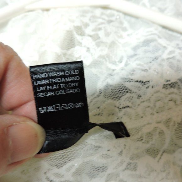 BOZZOLO woman's sheer Lacey top  sz Large  cream - Picture 6 of 6